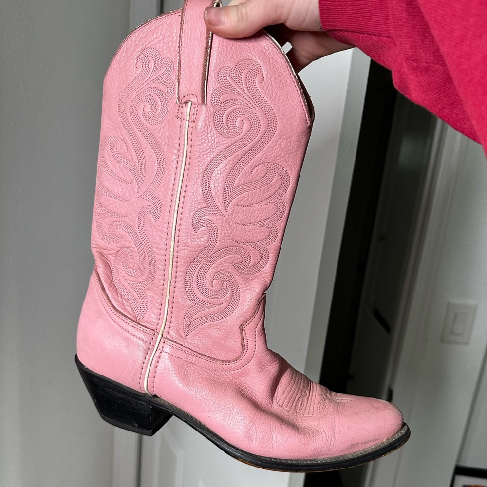 Vintage pink cowgirl boots